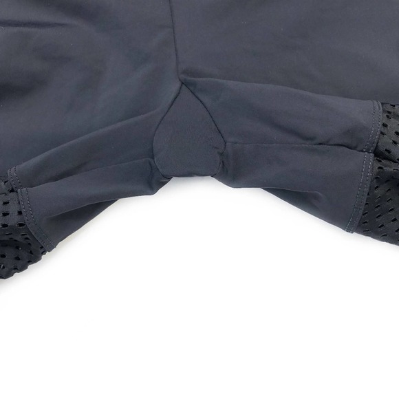 Onzie Capri Laser Cut Yoga Leggings in Black S/M - Picture 6 of 8